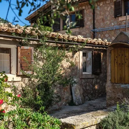Preciosa Casa Familiar Cerca Esporlas Na Servera *